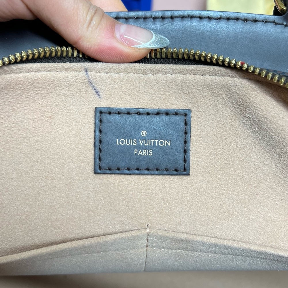 Louis Vuitton Kensington bowling bag - Picture 9 of 17